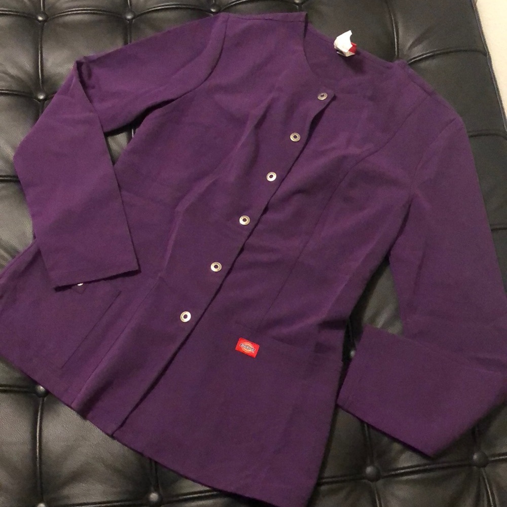 Women’s scrub jacket